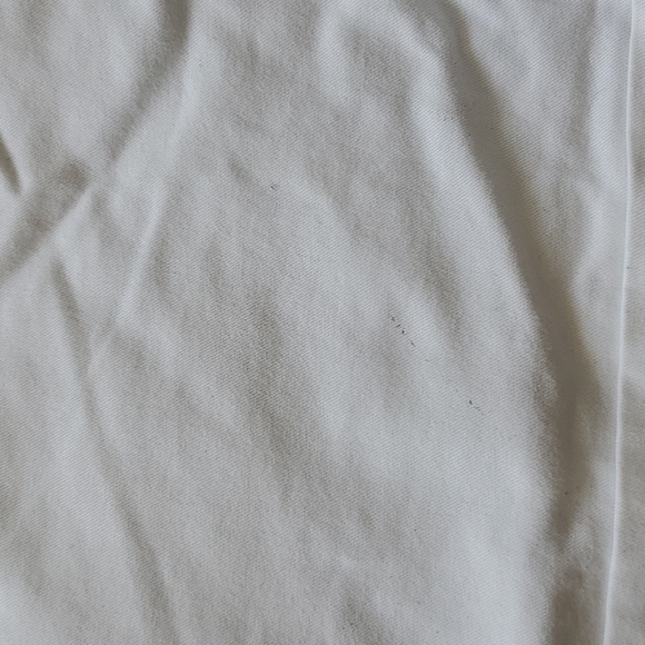 White Khaki Gap Shorts - Picture 4 of 4